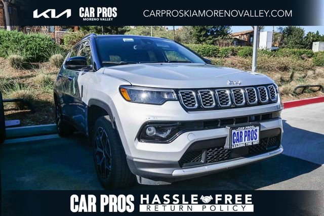 Used 2025 Jeep Compass Limited image 1