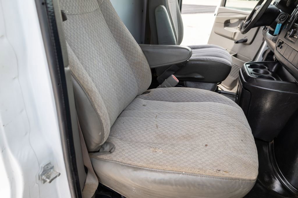 Used 2014 Chevrolet Express 3500 RWD image 12