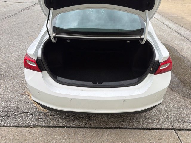 Used 2025 Chevrolet Malibu LT FWD image 14