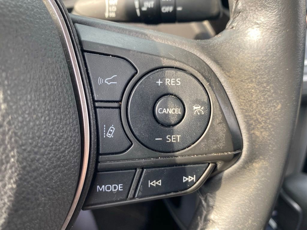 Used 2022 Toyota Corolla Cross LE image 27