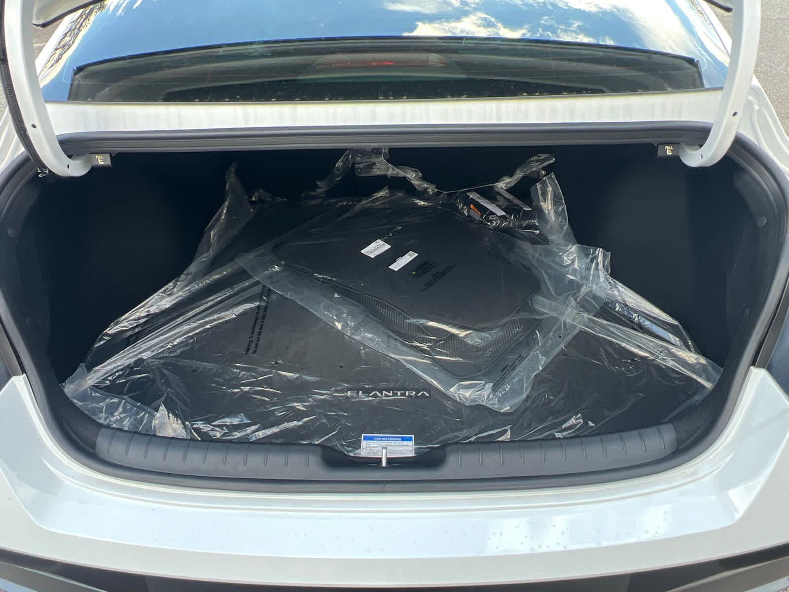 New 2026 Hyundai Elantra Limited FWD image 16