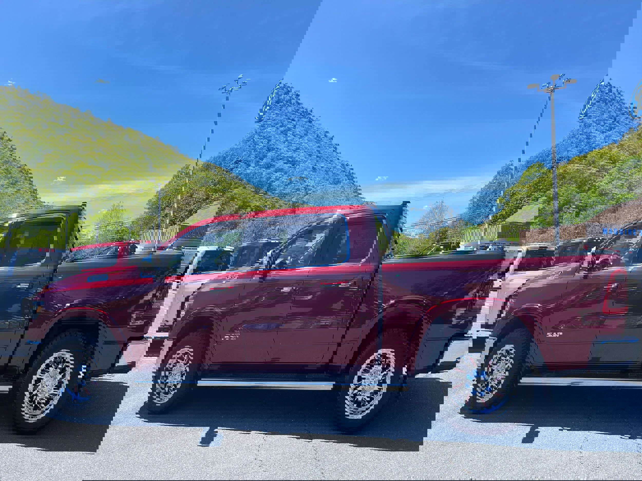 Used 2019 RAM 1500 Laramie AWD/4WD image 6