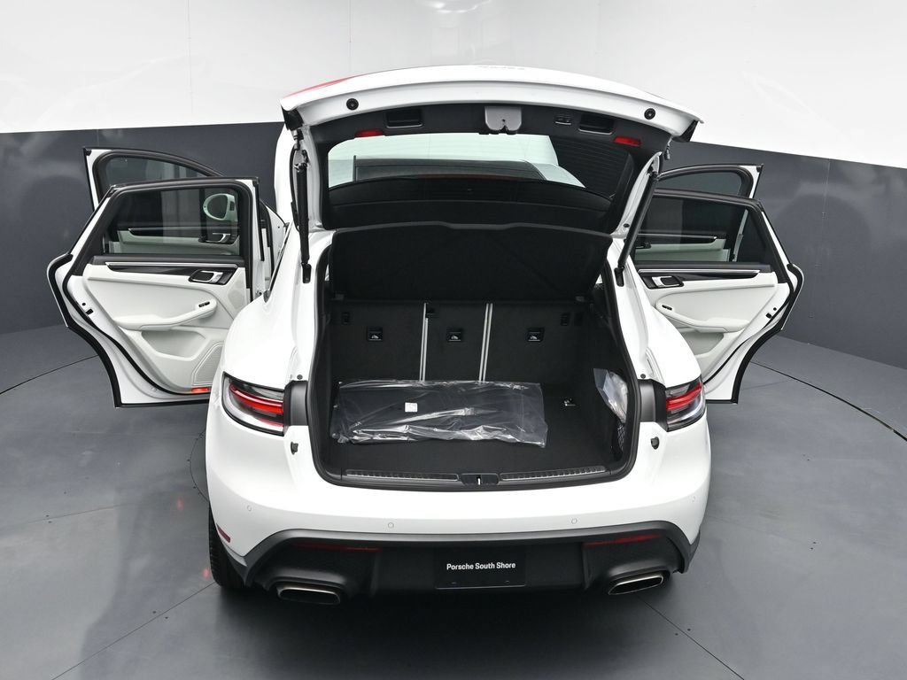 New 2026 Porsche Macan AWD/4WD image 30