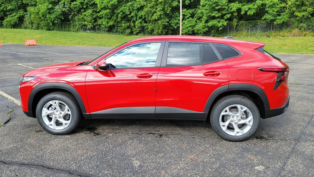 New 2026 Chevrolet Trax LS w/ LS Convenience Package FWD image 7