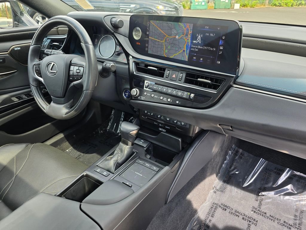 Used 2022 Lexus ES 300h w/ Accessory Package 2 FWD image 10