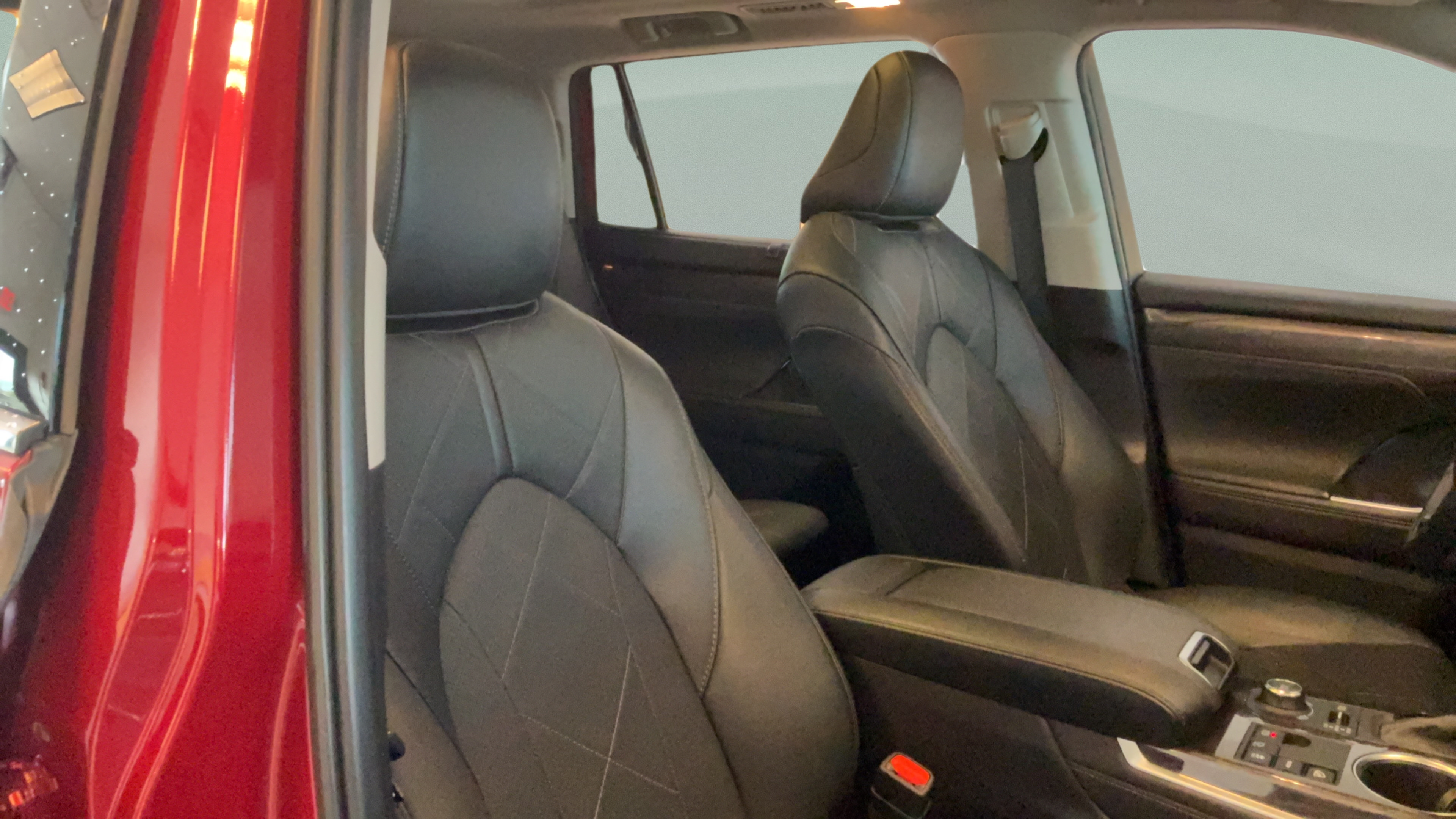 Certified 2024 Toyota Highlander Platinum AWD/4WD image 39