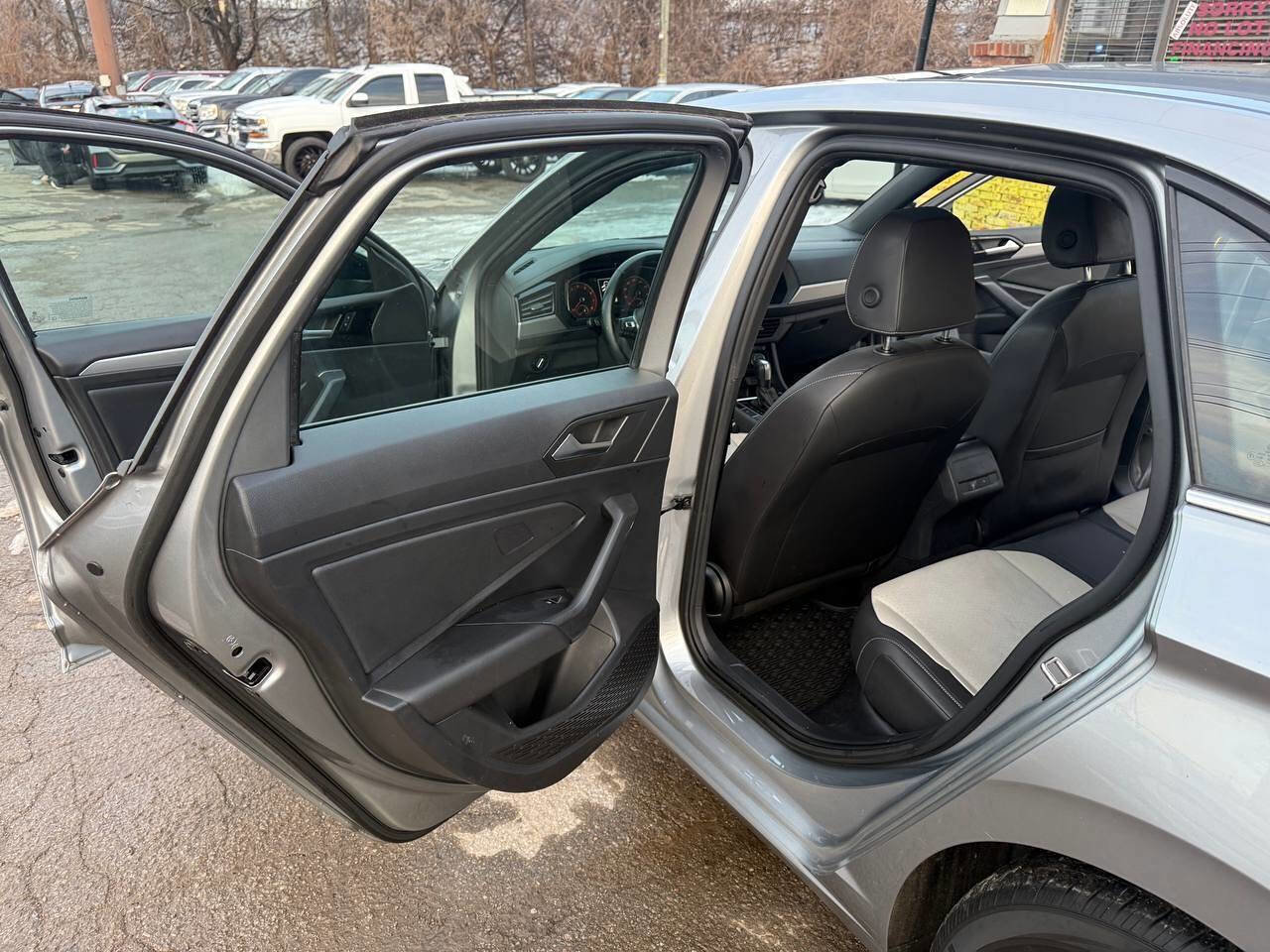 Used 2021 Volkswagen Jetta R-Line w/ R-Line Cold Weather Package image 11