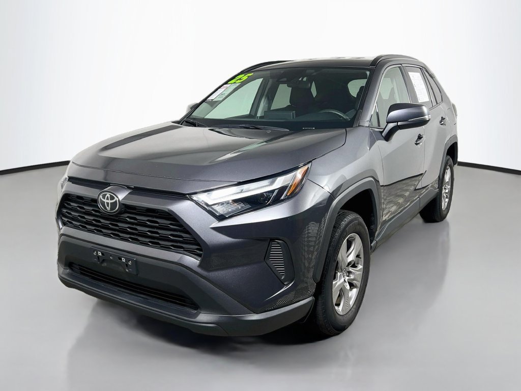 Used 2025 Toyota RAV4 XLE FWD image 7