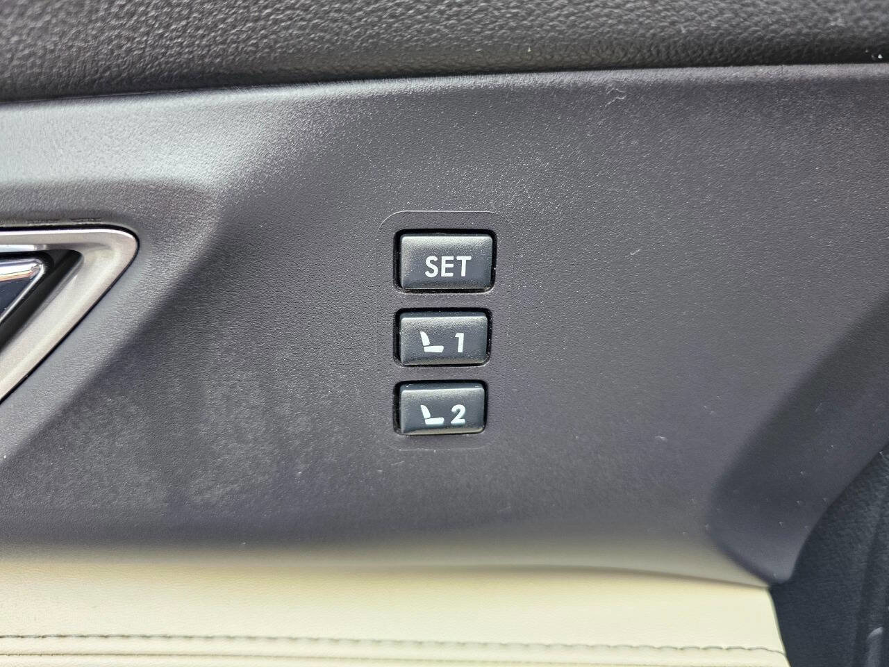 Used 2019 Subaru Ascent Limited image 11