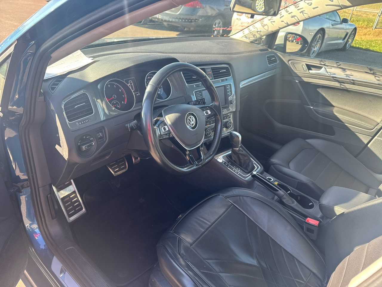 Used 2017 Volkswagen Golf Alltrack SEL image 9