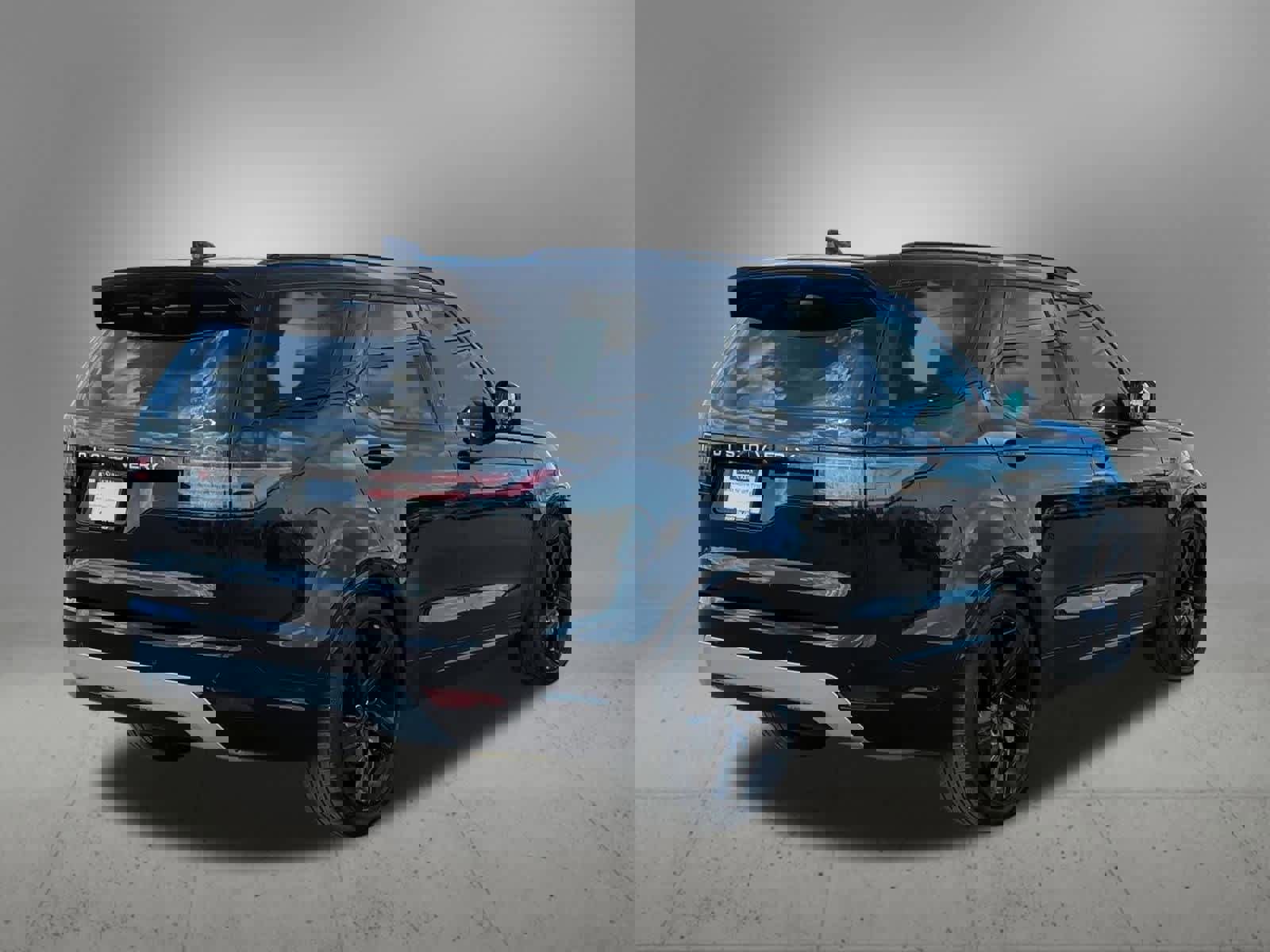 Used 2024 Land Rover Discovery Metropolitan Edition image 6