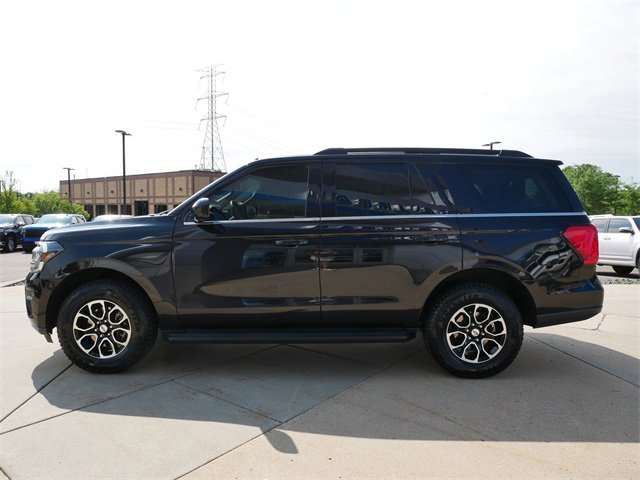 Used 2024 Ford Expedition XLT image 4