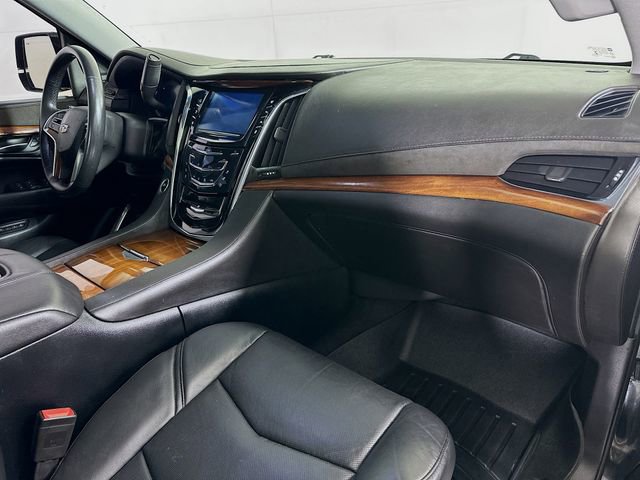Used 2016 Cadillac Escalade Luxury image 33