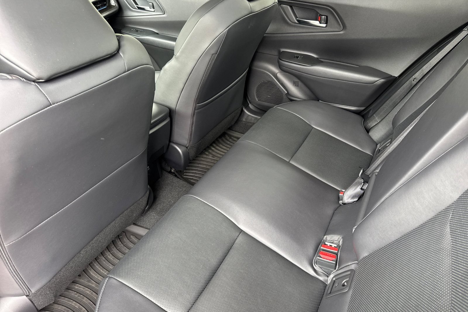 New 2027 Toyota Prius FWD image 5
