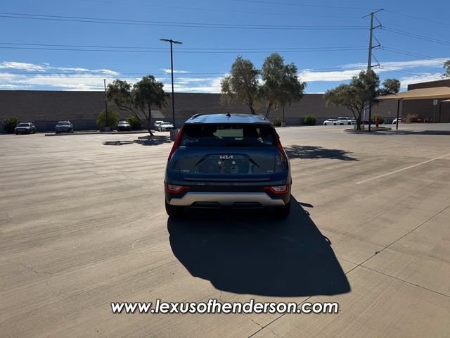 Used 2024 Kia Niro EX FWD image 4