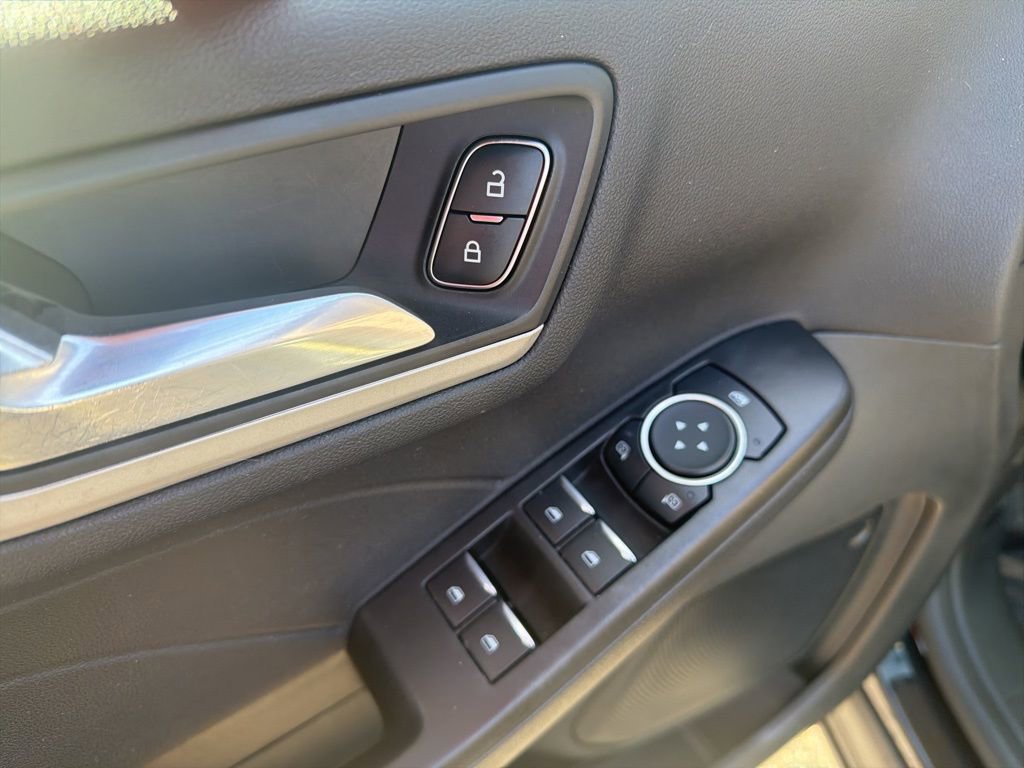 Used 2021 Ford Escape SE image 16