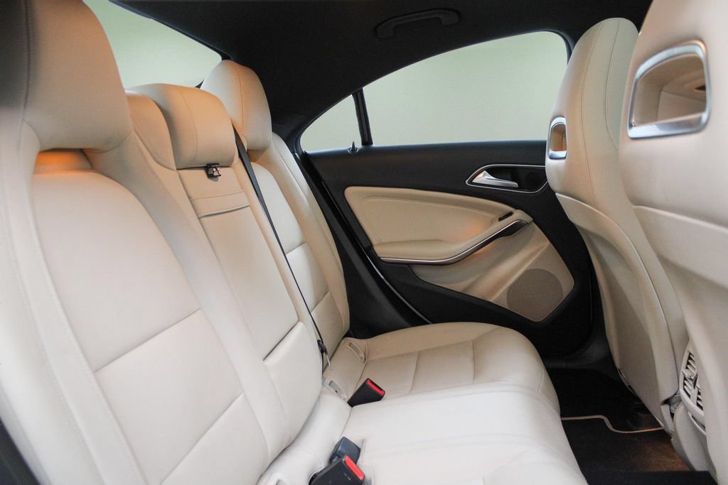 Used 2018 Mercedes-Benz CLA 250 image 27