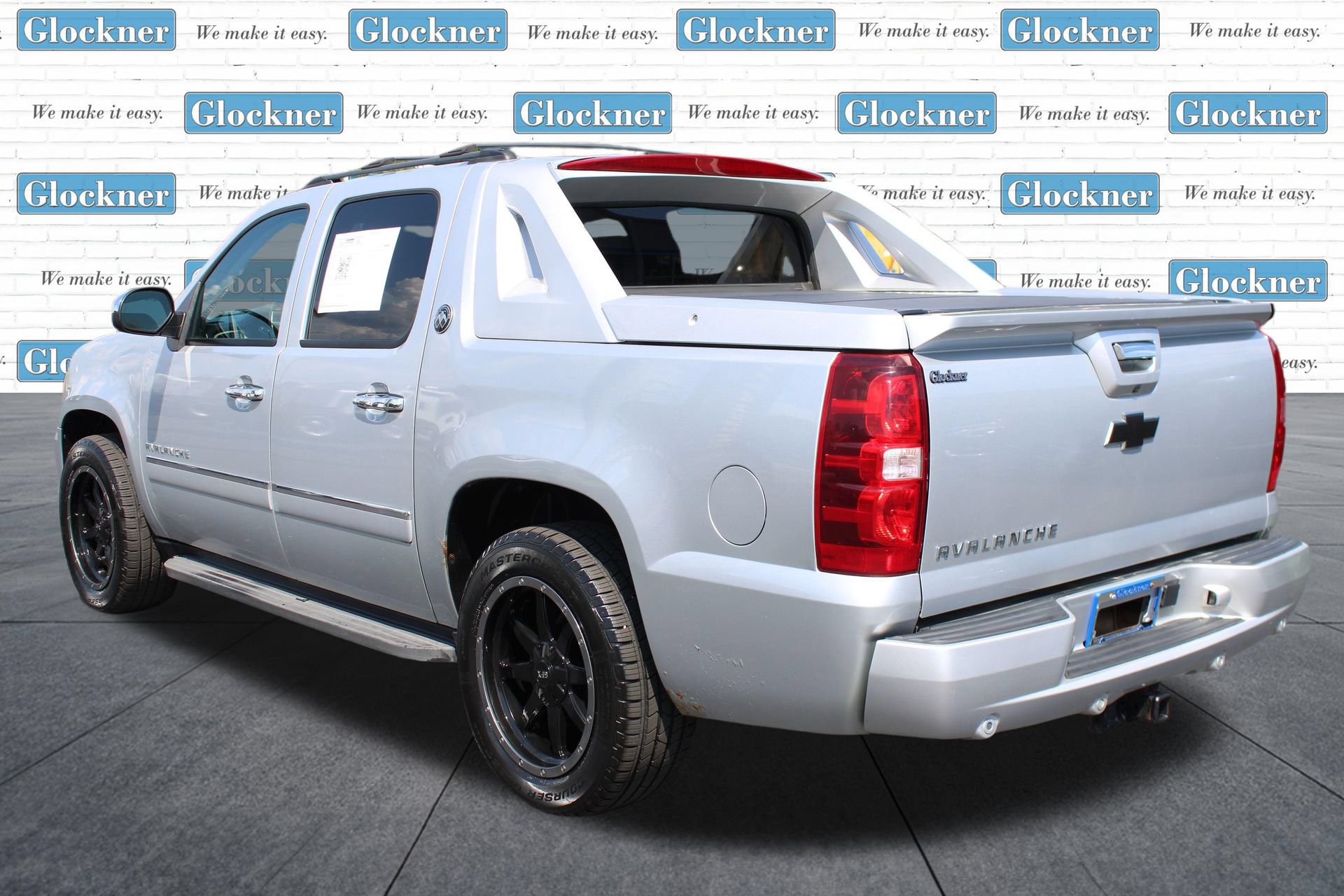 Used 2013 Chevrolet Avalanche LTZ AWD/4WD image 8