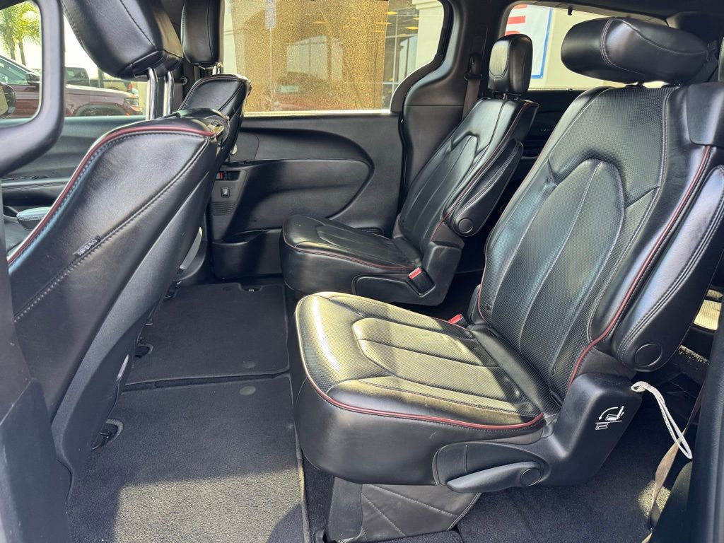 Used 2020 Chrysler Pacifica Limited image 11