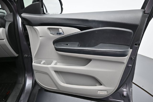 Used 2016 Honda Pilot Touring image 35