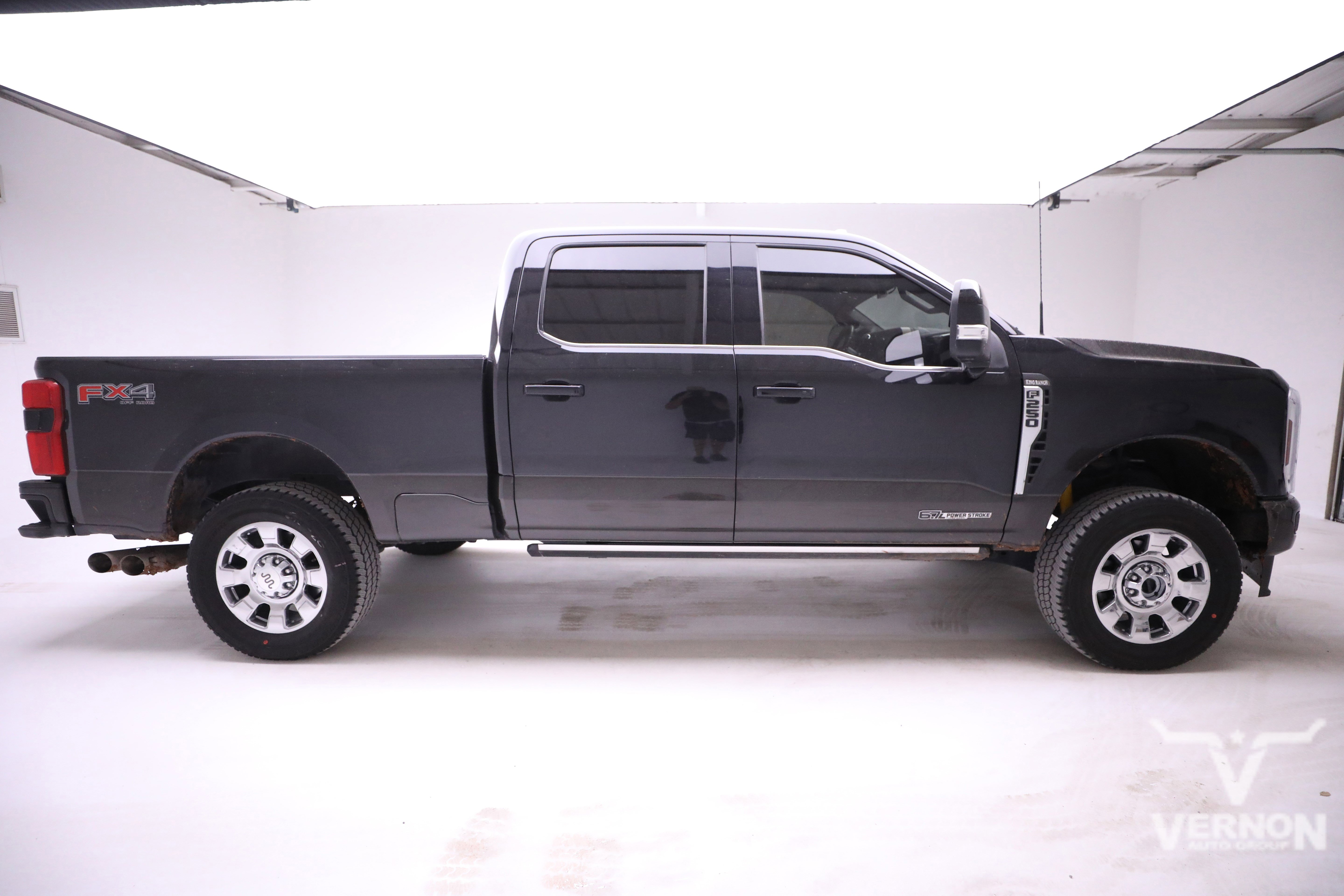 Used 2024 Ford F250 King Ranch w/ FX4 Off-Road Package image 5