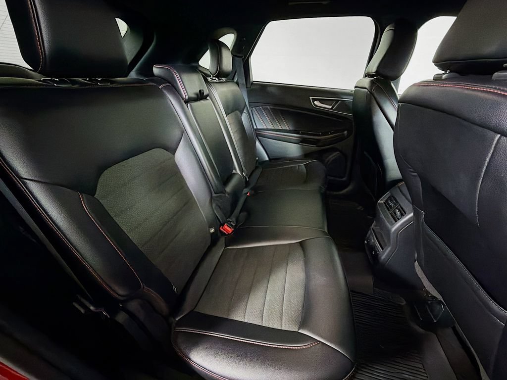 Used 2020 Ford Edge ST-Line w/ Cold Weather Package AWD/4WD image 23