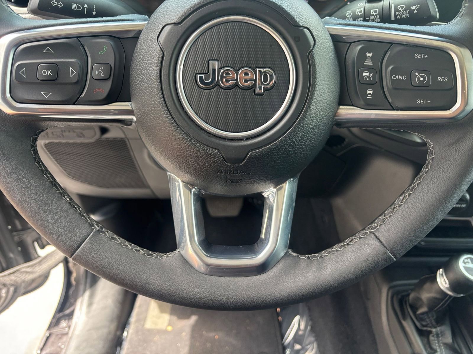 Used 2025 Jeep Wrangler Unlimited Sahara AWD/4WD image 28