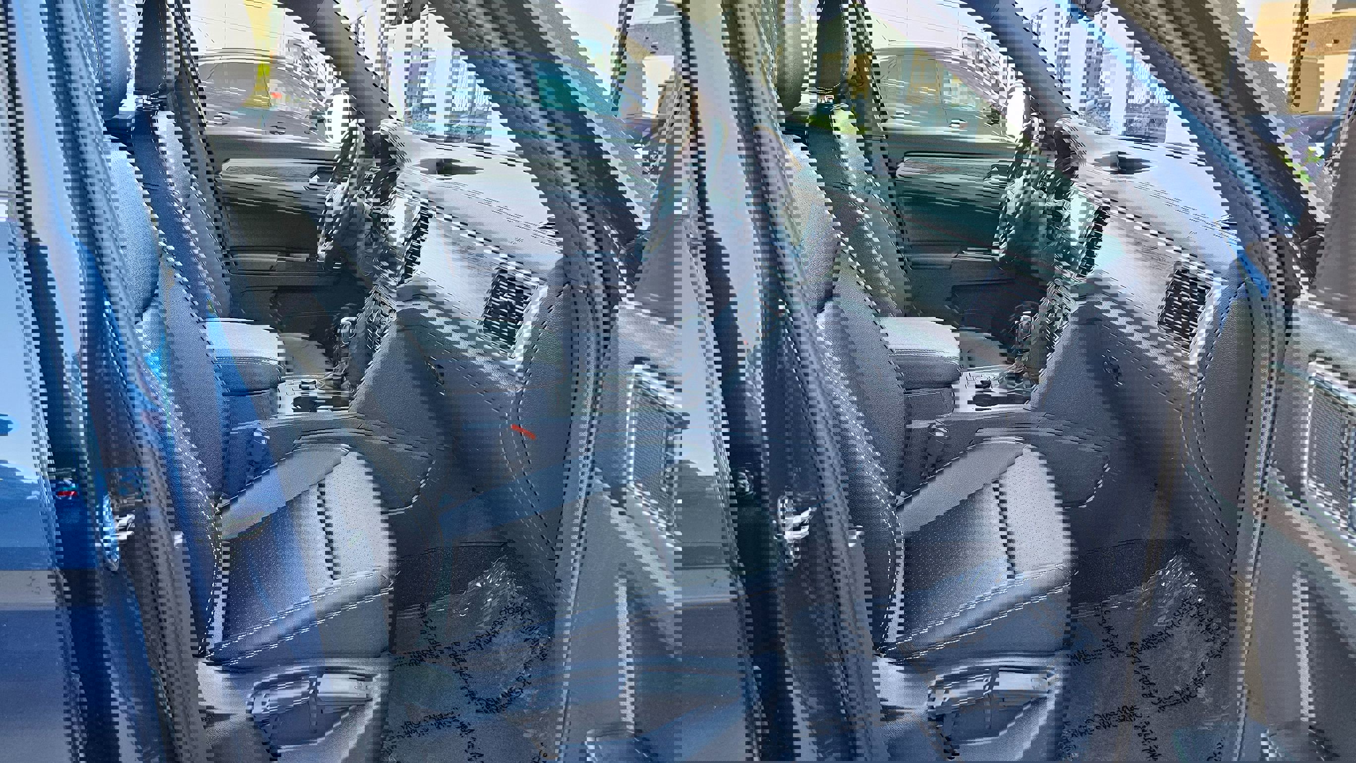 Used 2020 Volkswagen Atlas Cross Sport SE image 29