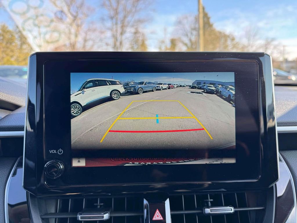 Used 2023 Toyota Corolla Cross XLE w/ Convenience Package image 28