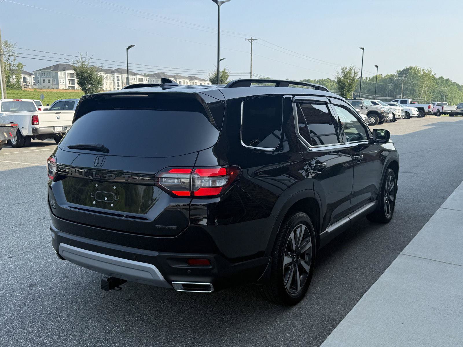 Used 2024 Honda Pilot Touring image 23