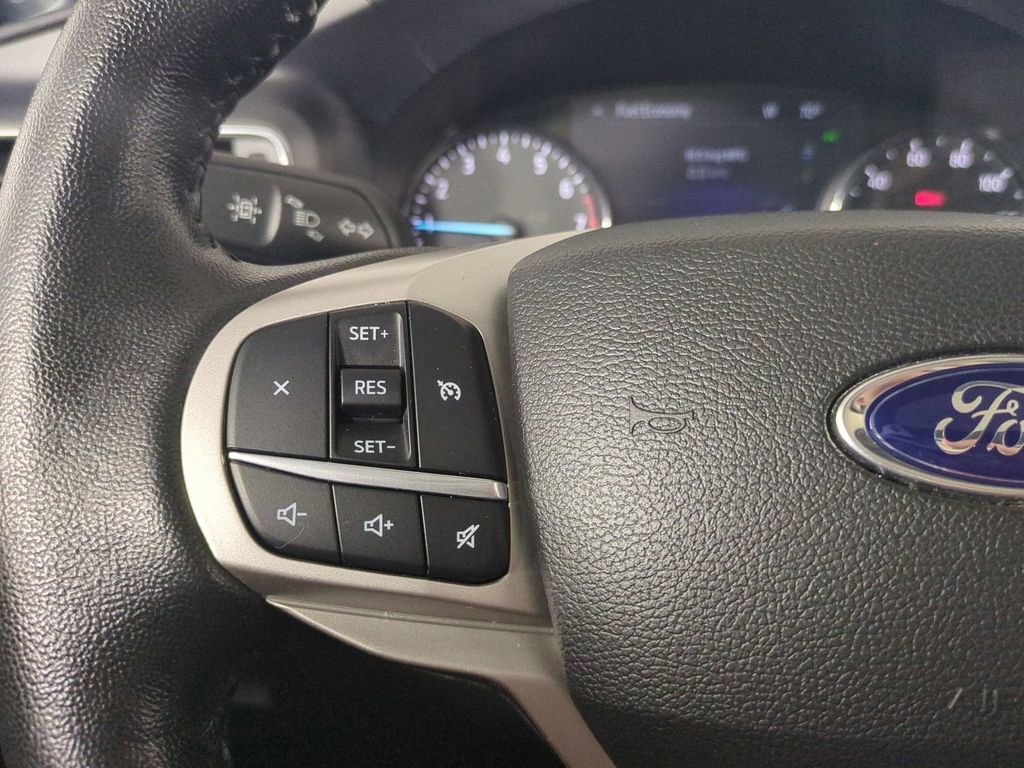 Used 2022 Ford Explorer XLT w/ Equipment Group 202A image 34