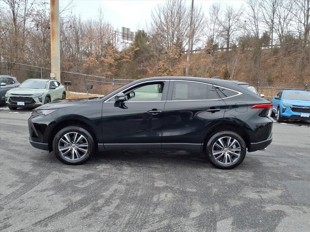 Used 2022 Toyota Venza LE image 6