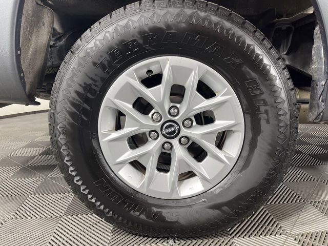 Used 2024 Nissan Frontier SV image 16