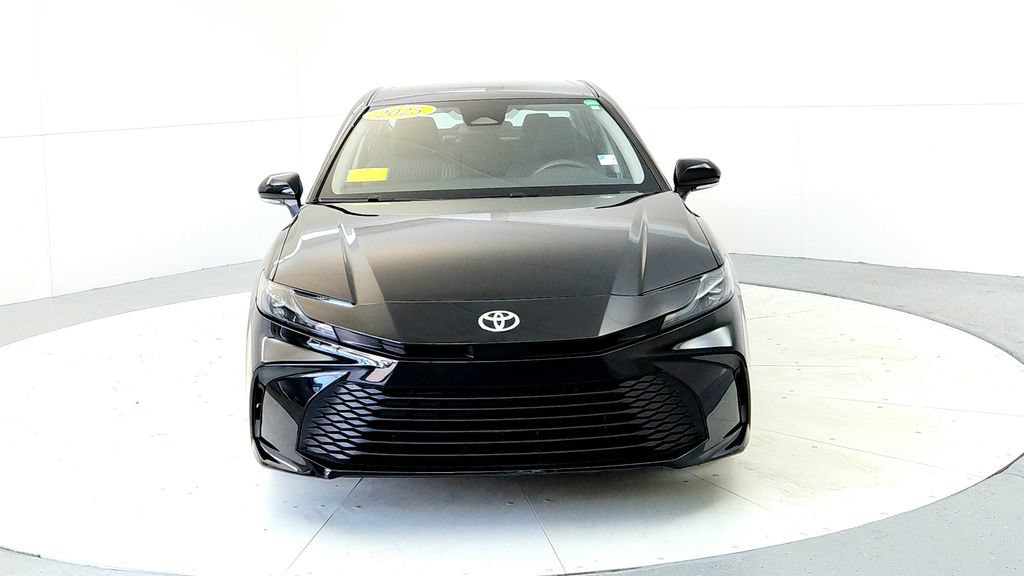 Used 2025 Toyota Camry LE FWD image 8