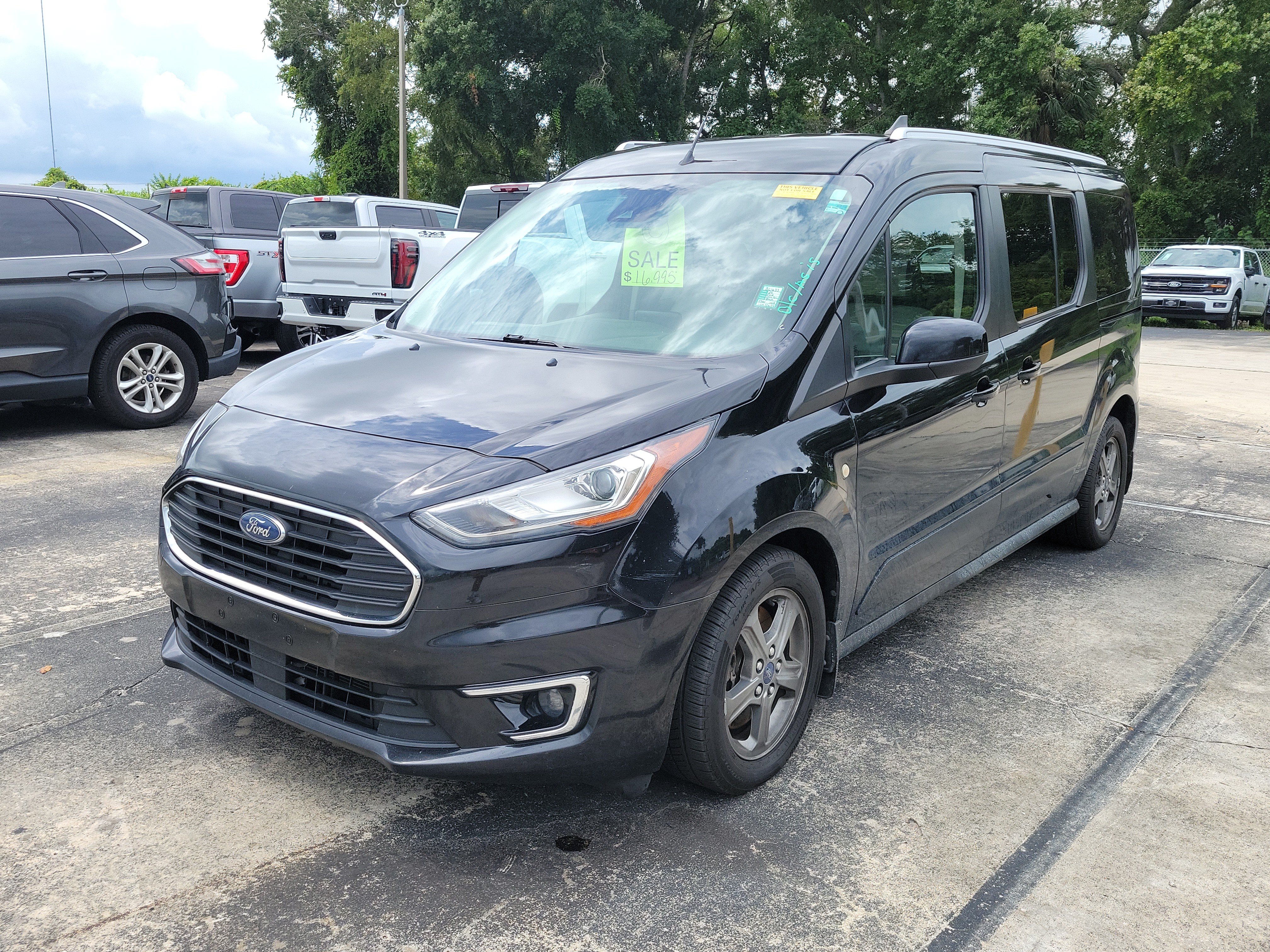 Used 2020 Ford Transit Connect Titanium w/ Trailer Tow Package FWD image 3