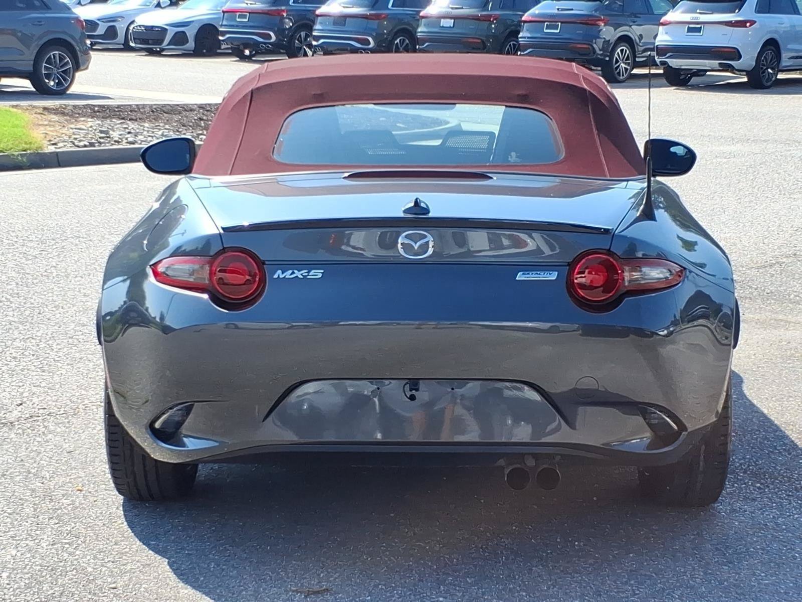 Used 2018 MAZDA MX-5 Miata Club RWD image 9