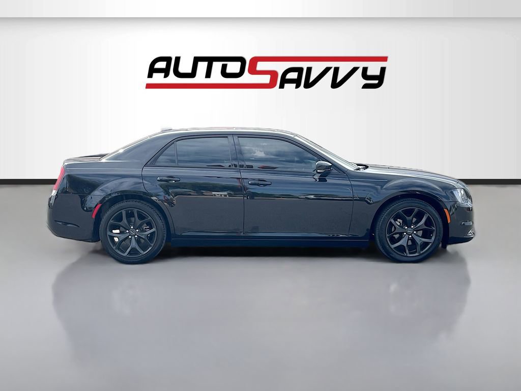 Used 2023 Chrysler 300 S w/ Comfort Group RWD image 8