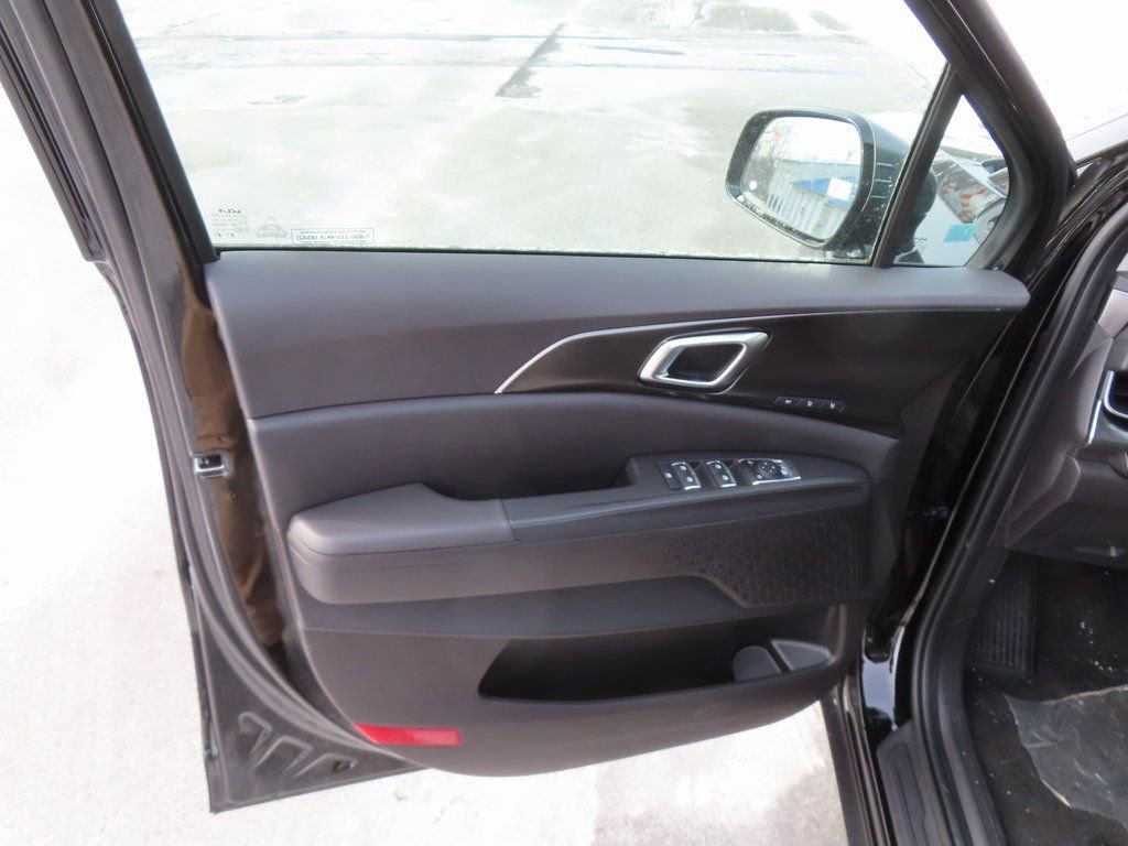 New 2026 Kia Carnival SX w/ SX Dark Edition Package image 24