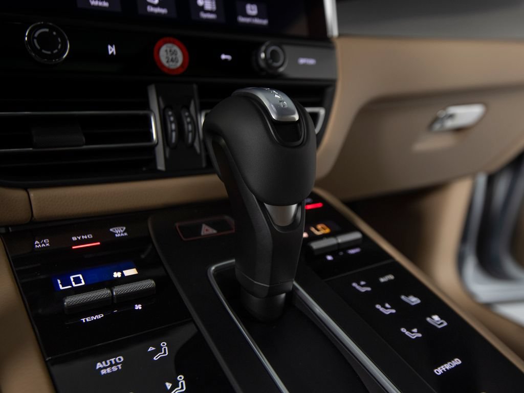 New 2026 Porsche Macan AWD/4WD image 30