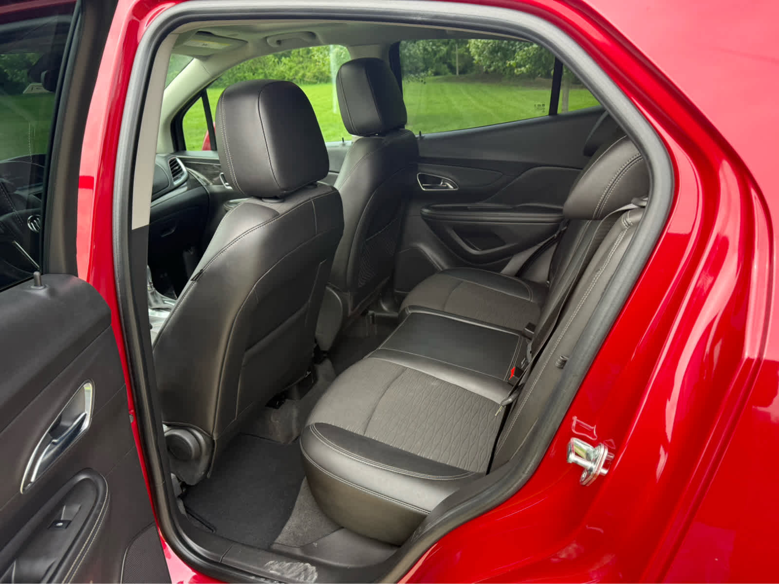 Used 2015 Buick Encore Convenience FWD image 12