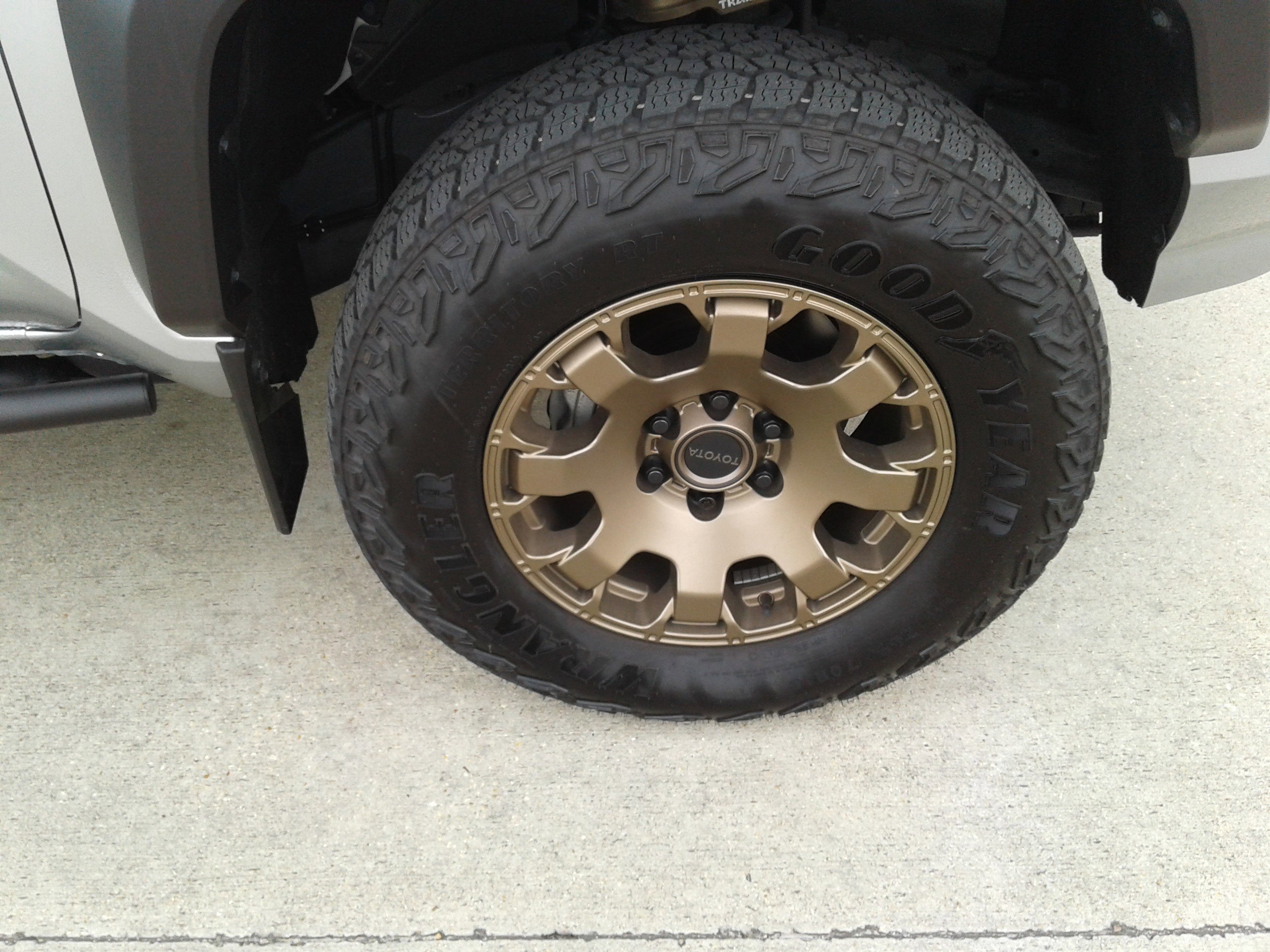 Used 2024 Toyota Tacoma 4x4 Double Cab Hybrid image 9