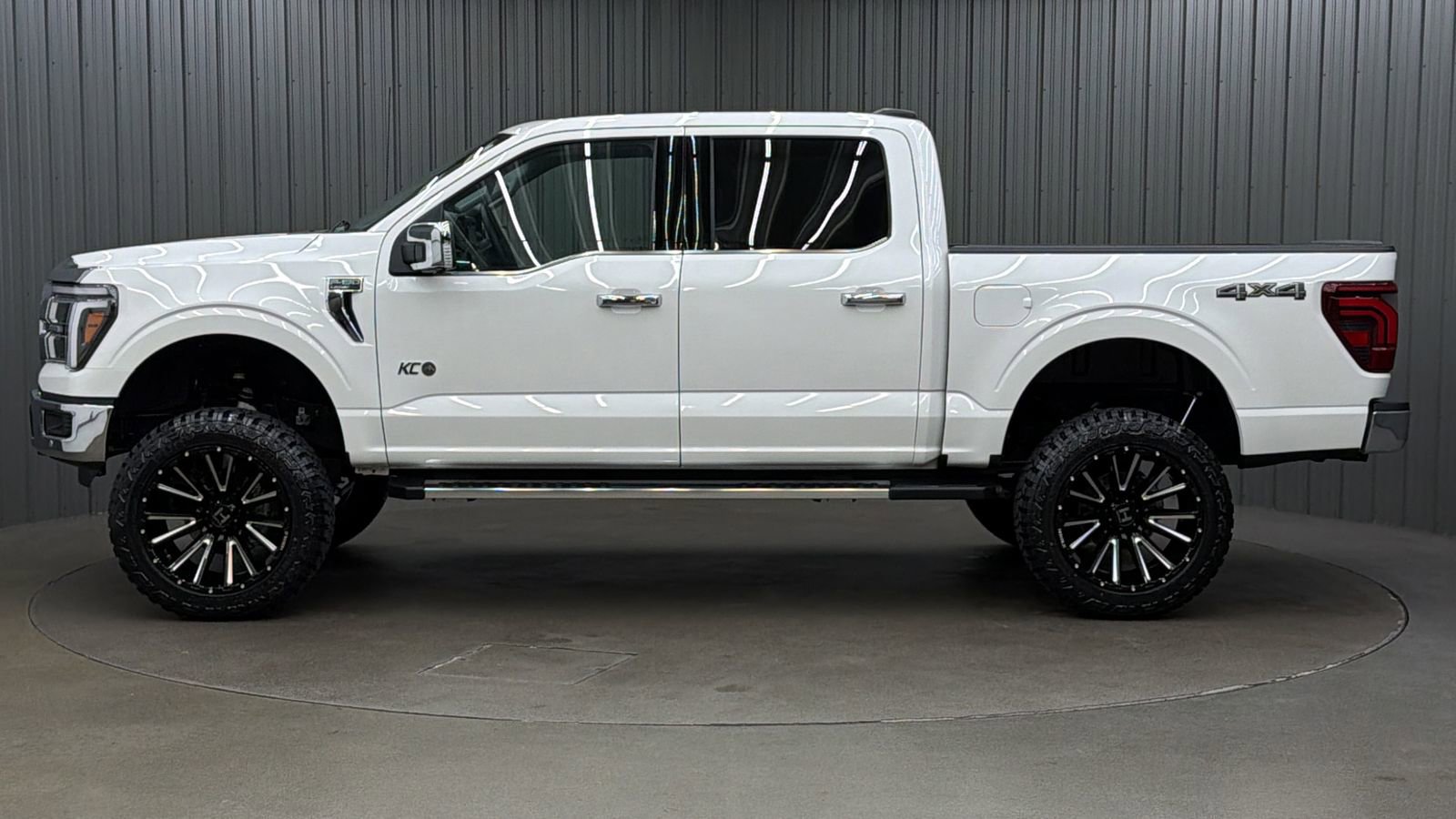 Used 2025 Ford F150 Lariat w/ Equipment Group 502A High AWD/4WD image 2