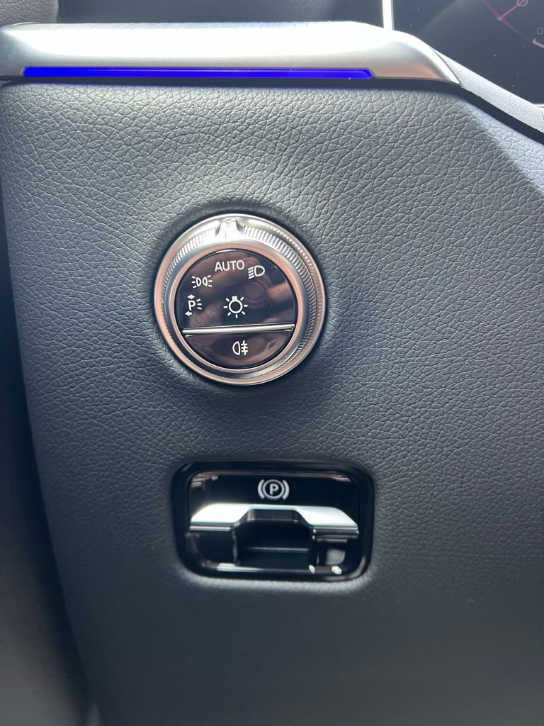 Certified 2025 Mercedes-Benz GLC 300 4MATIC image 12