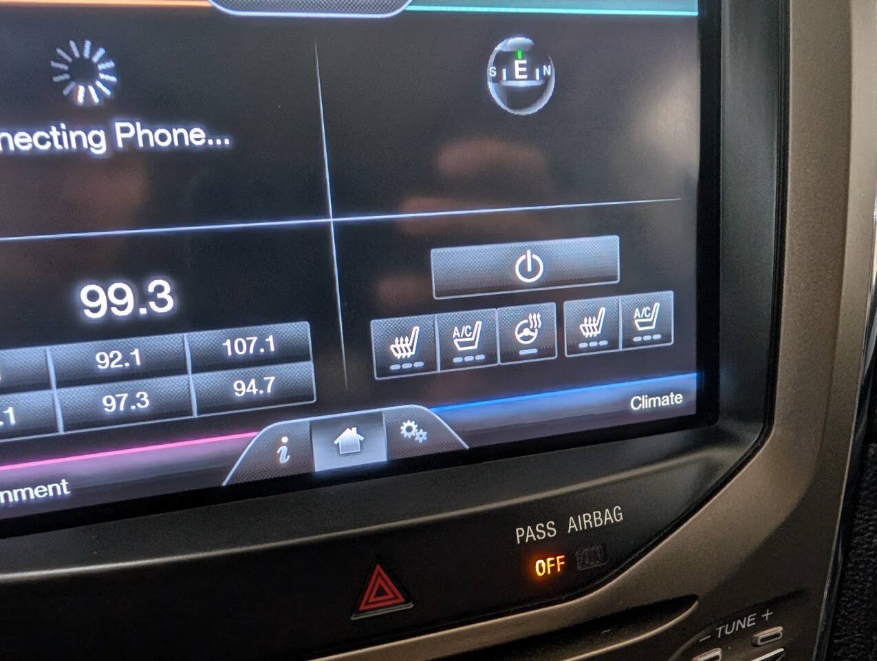 Used 2012 Lincoln MKX AWD image 11