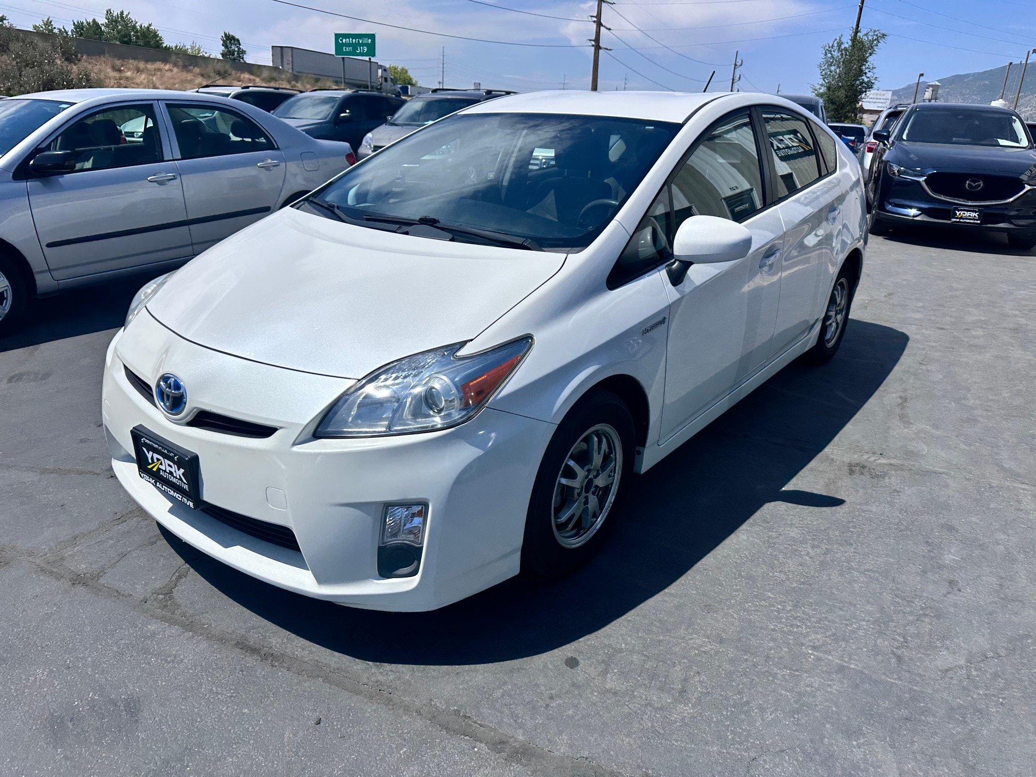 Used 2011 Toyota Prius Three w/ Navigation Pkg FWD image 2