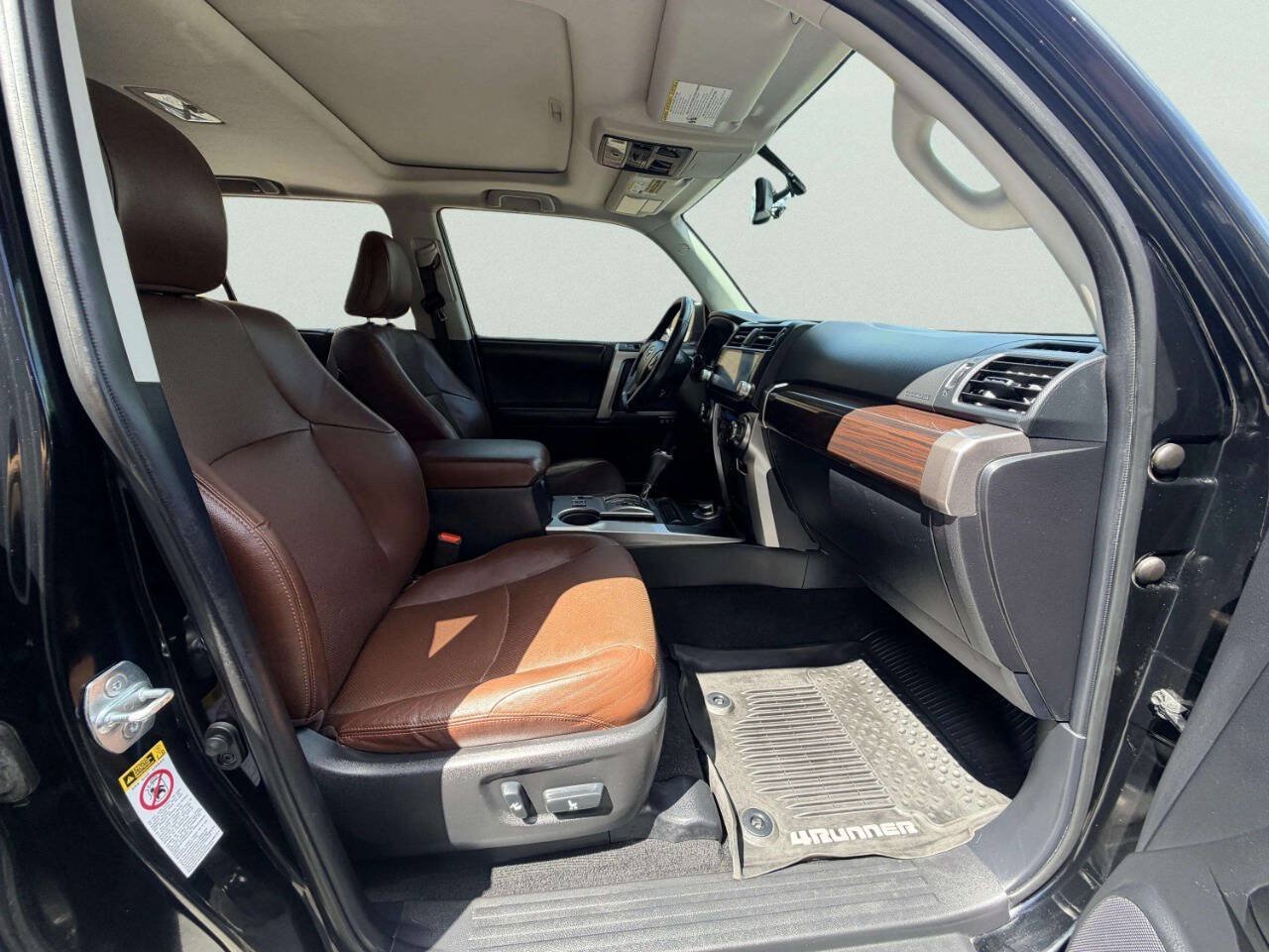 Used 2014 Toyota 4Runner Limited AWD/4WD image 29