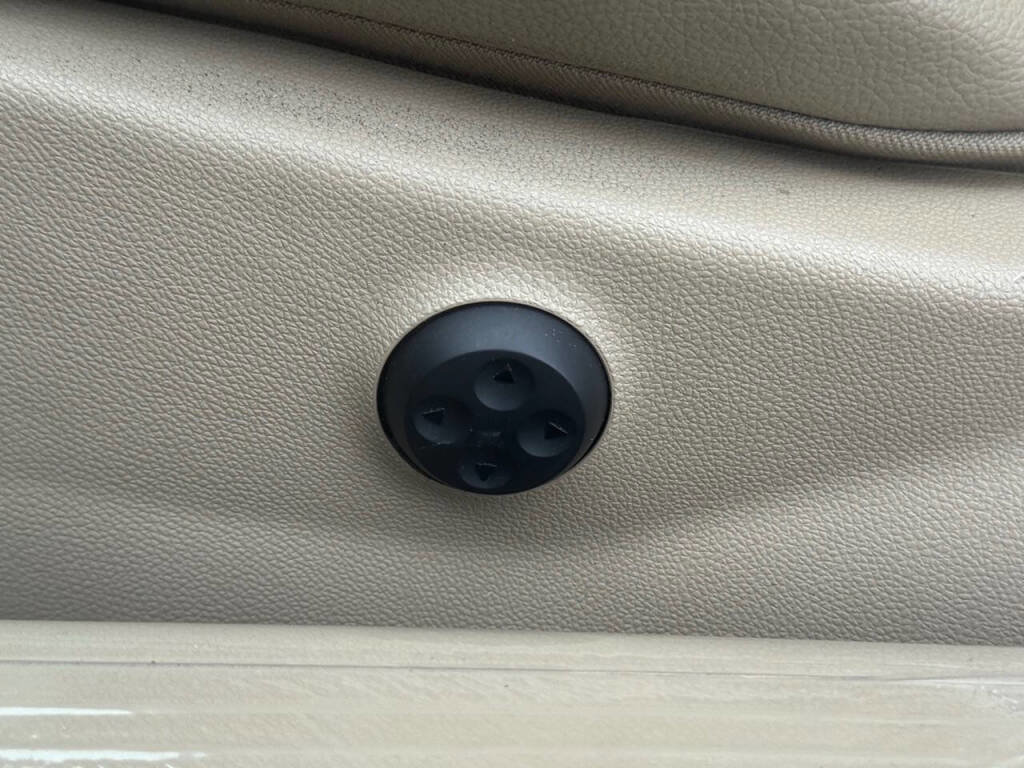 Used 2012 Mercedes-Benz C 250 Coupe image 5