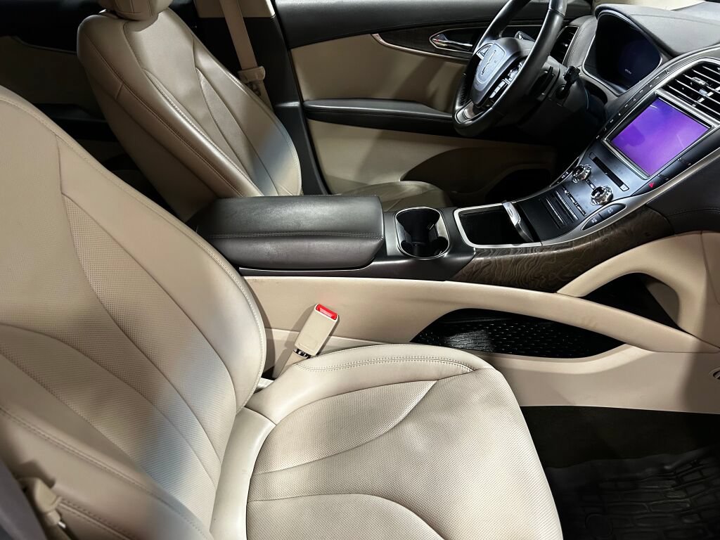 Used 2020 Lincoln Nautilus Reserve AWD/4WD image 30