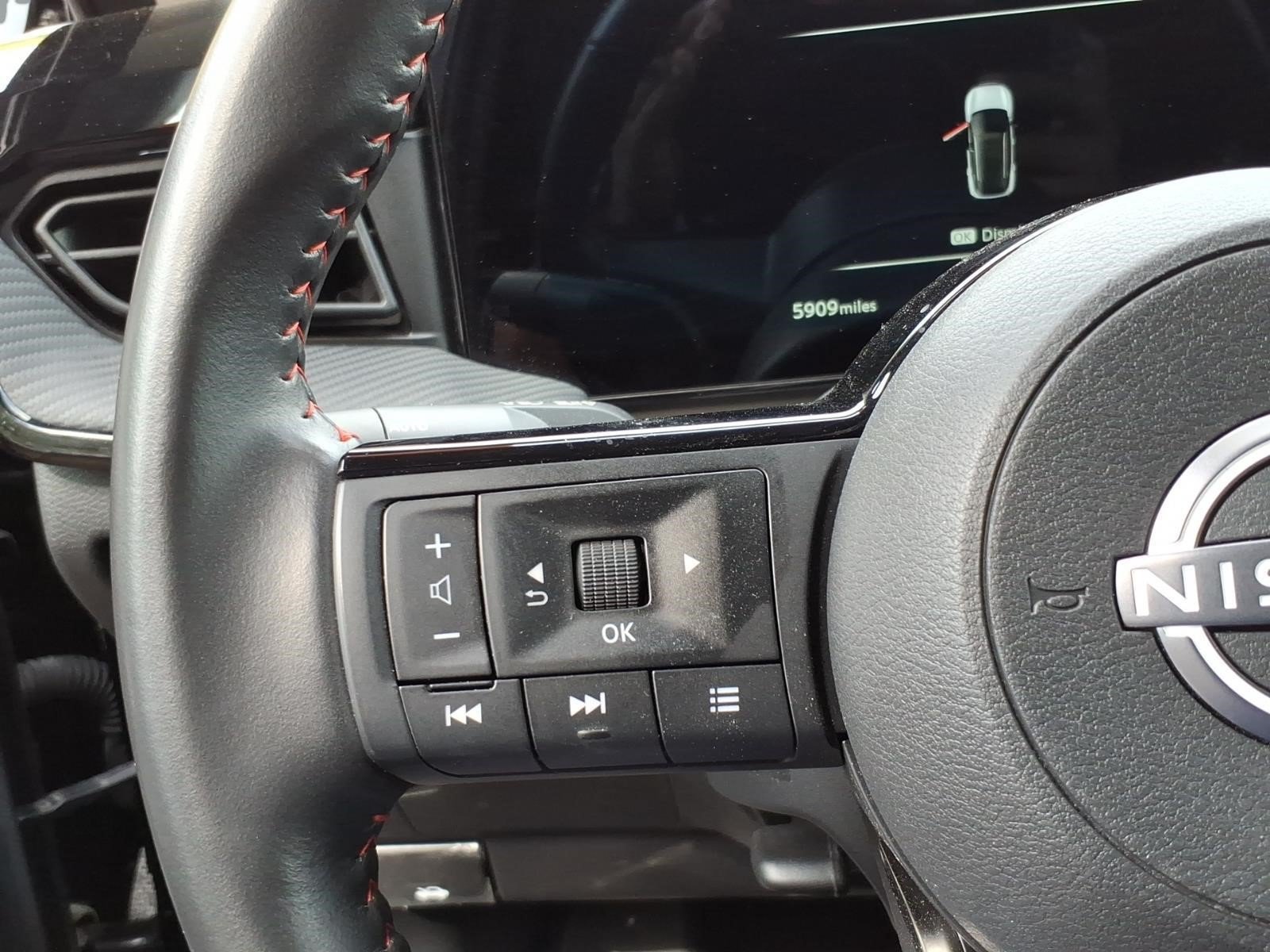 Used 2026 Nissan Kicks SR w/ Cold Weather Package AWD/4WD image 14