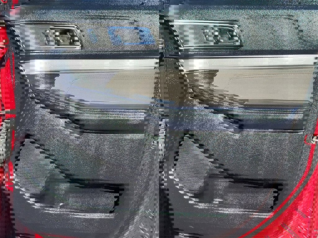 Used 2017 Ford Explorer XLT w/ Equipment Group 202A image 15